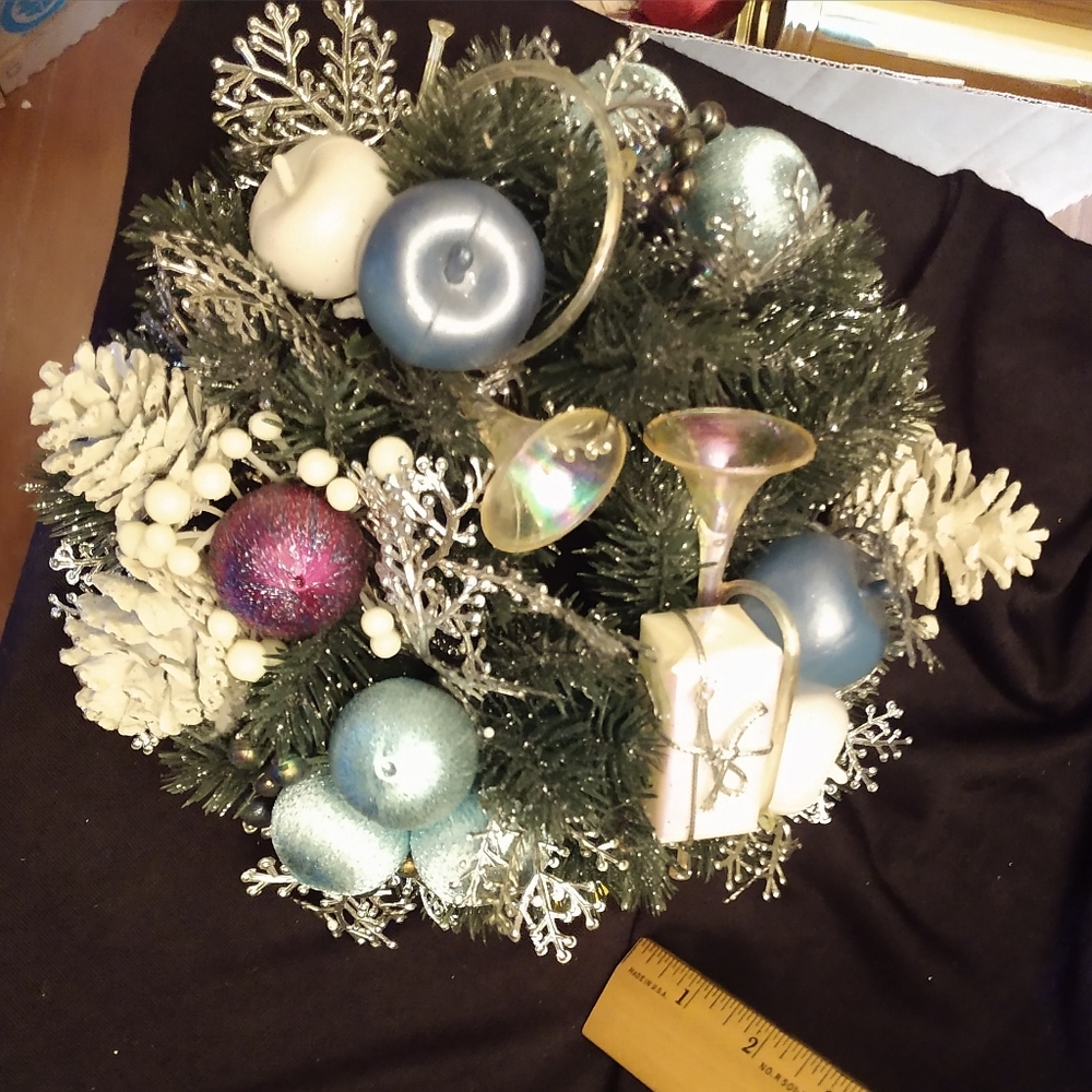 Vintage 1960s Christmas Pillar Candle Wreath